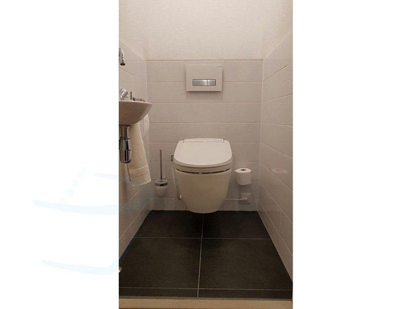 Blooming Bidet op closet geinstalleerd