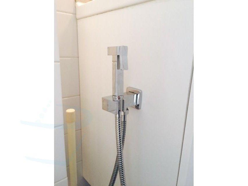toiletdouche chroom vierkant