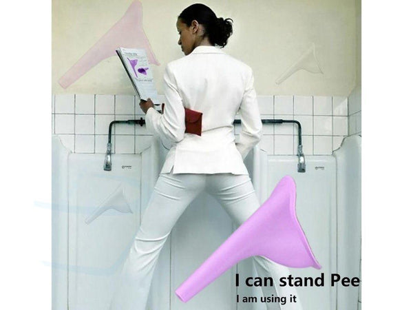 Plastuitje staand plassen vrouw. Peebuddy